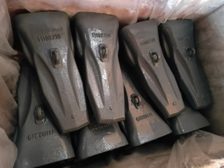 Protector labial desmontable derecho Liebherr 11110135