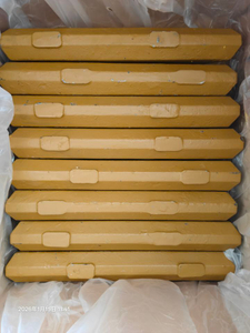 208-93-47132 Cubierta lateral protectora para cucharón de servicio pesado 